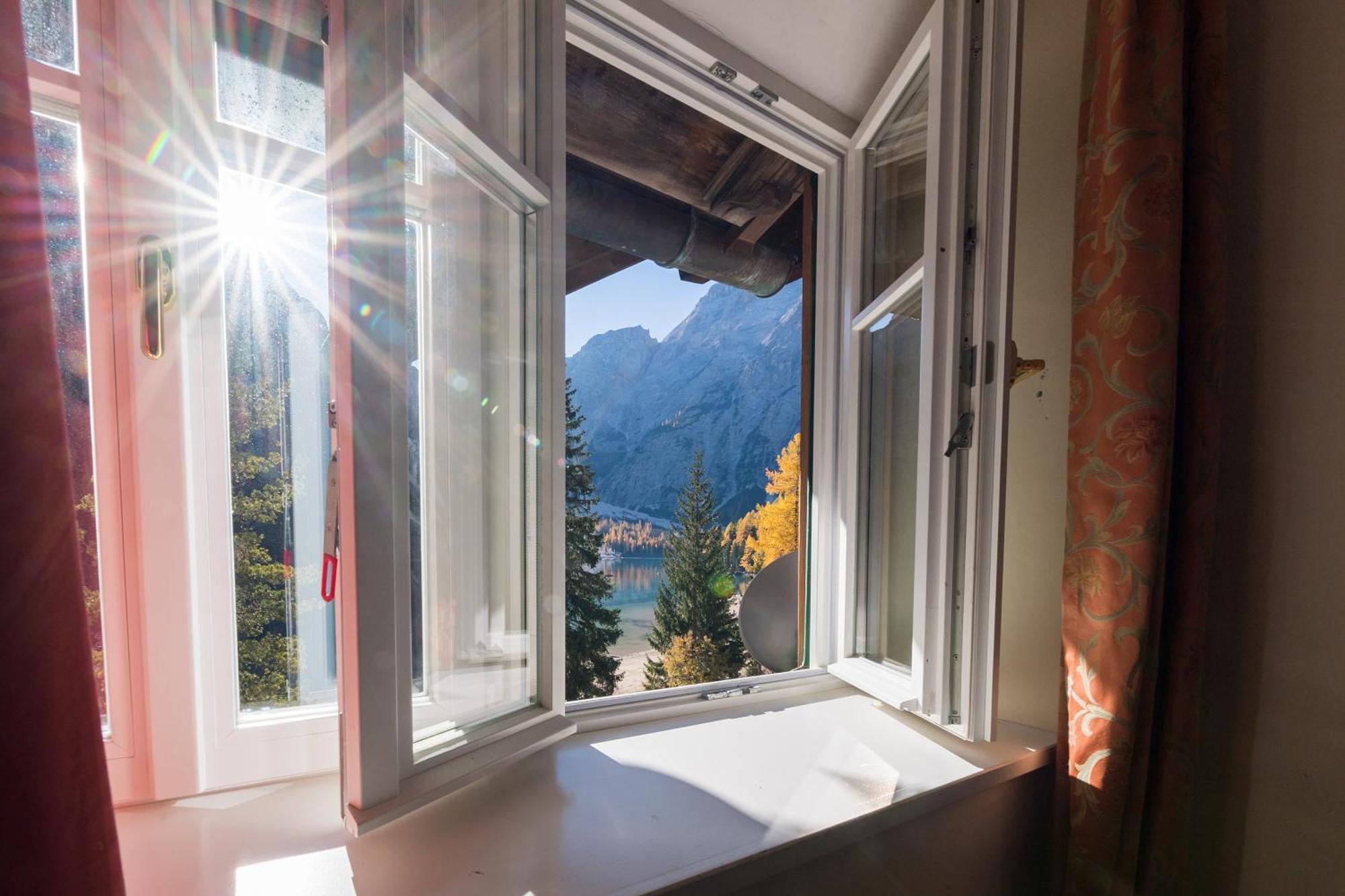 Hotel Lago Di Braies Braies  Bagian luar foto